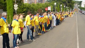 Supporters of the 2013 Catalan Way, a rally that mimicked the Baltic pro-independence protests in 1989. Photo by Clara Polo. Source: Wikipedia Commons.