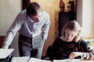 With senior editor of the social sciences Patricia Finlay during the preparation of the first edition, 1984.
