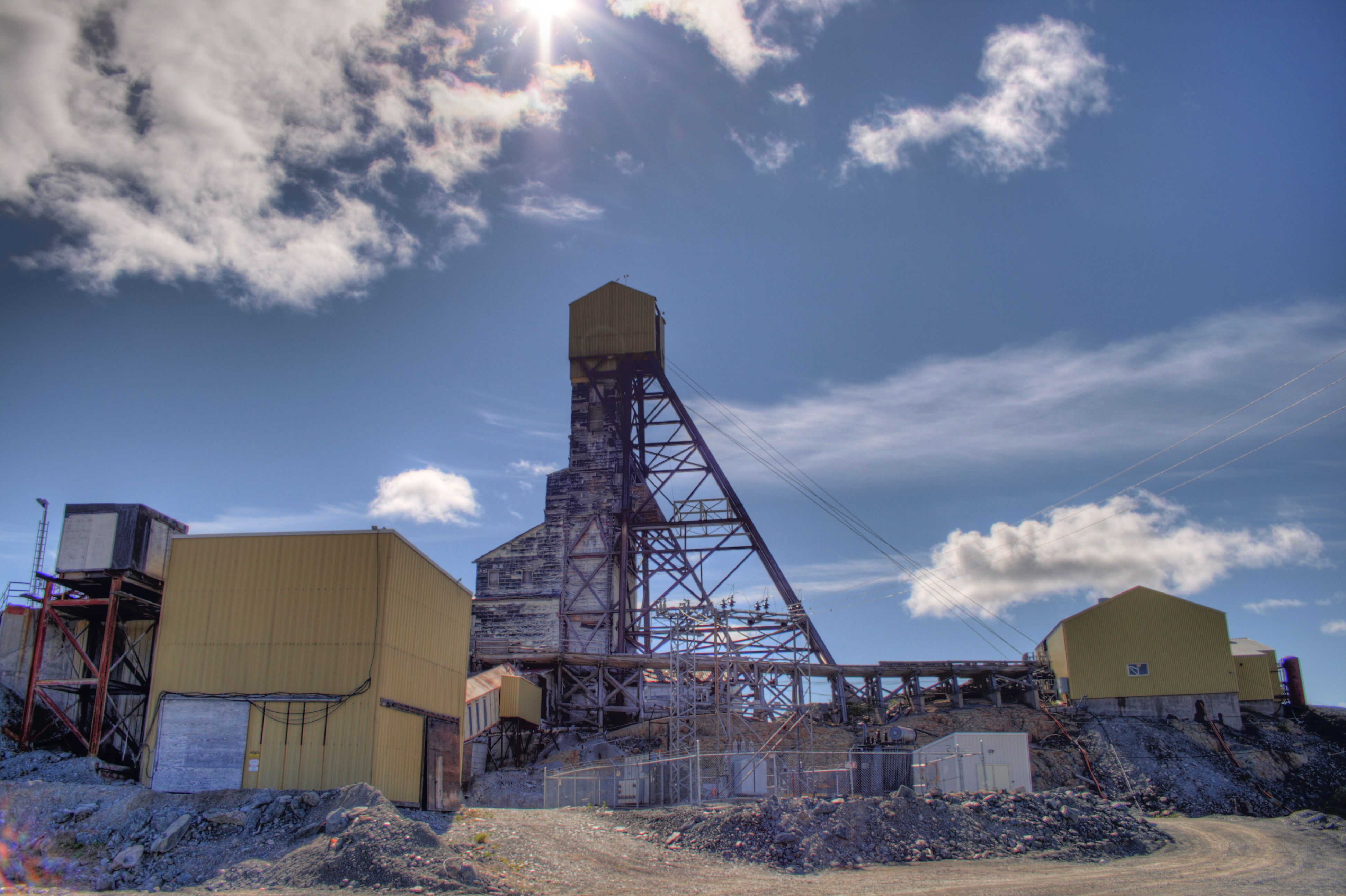 Mine_Building_Giant_Mine_Yellowknife_Northwest_Territories_Canada_12