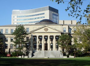 300px-UOttawa-Tabaret_Hall-2008-05-05
