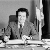 Godin at desk